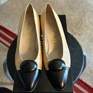 Chanel shoes with box